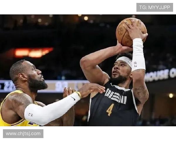 浓眉称赞文班投篮能力认为防守者只能祈祷他失手